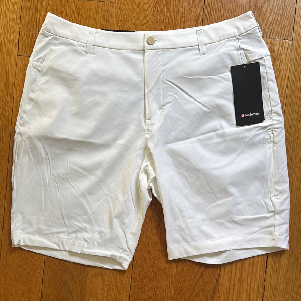 Lululemon Athletica White Athletic Shorts for Active Comfort